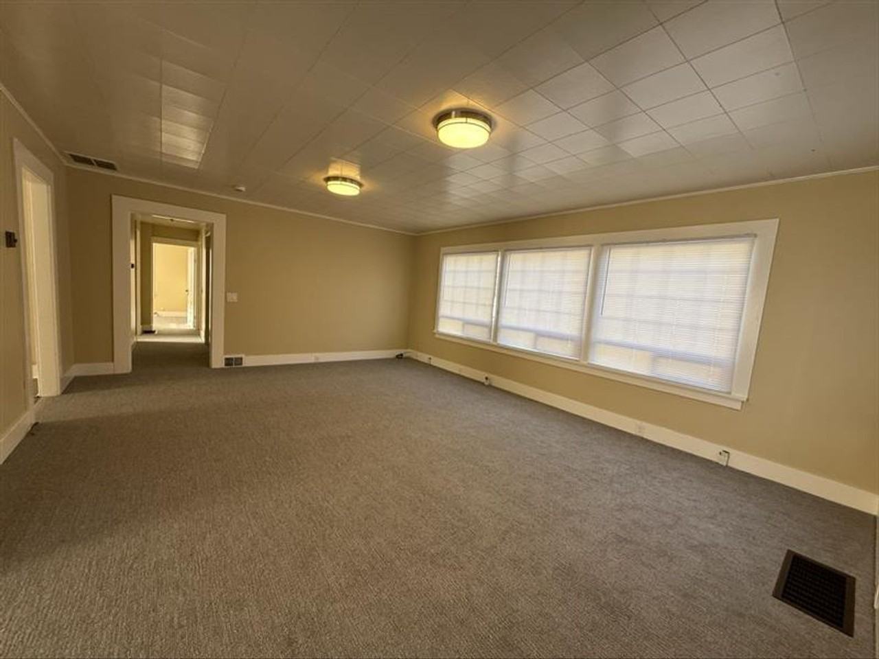 5925 Sw Hall Blvd - Photo 3 of 14