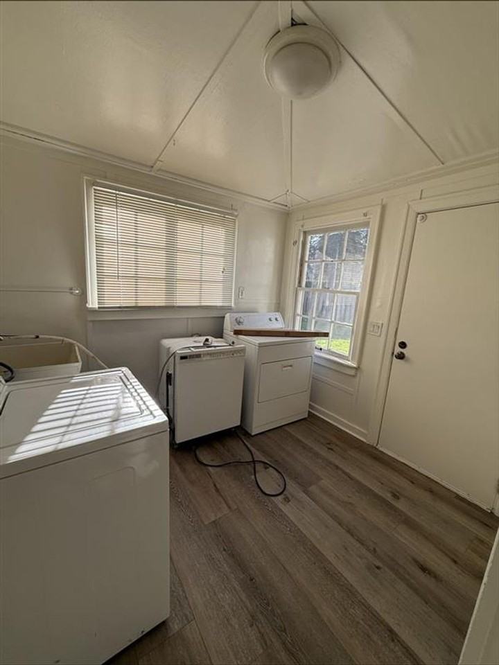 5925 Sw Hall Blvd - Photo 5 of 14