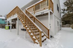 featured image of 933 E Front St