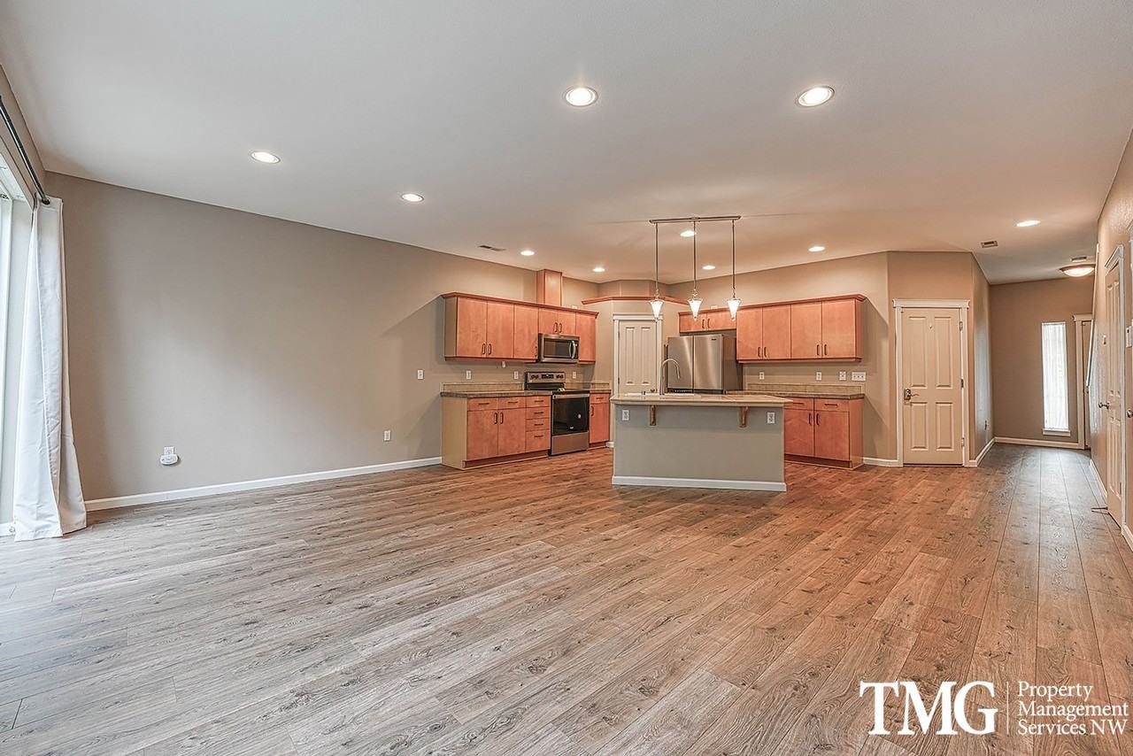 2202 Ne 140th St - Photo 6 of 27