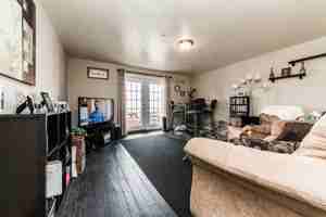 featured image of 1028 E Warrington Ave