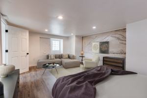 featured image of 955 E Warrington Ave