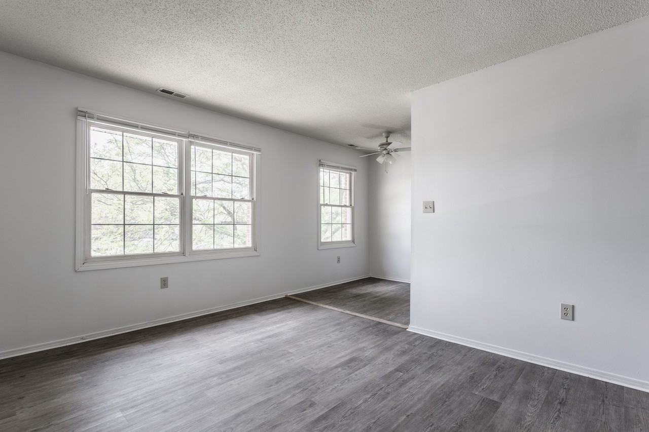 Ivy Green - Photo 7 of 50