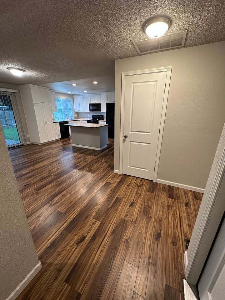 6009 16th Ave Se - Photo 2 of 20