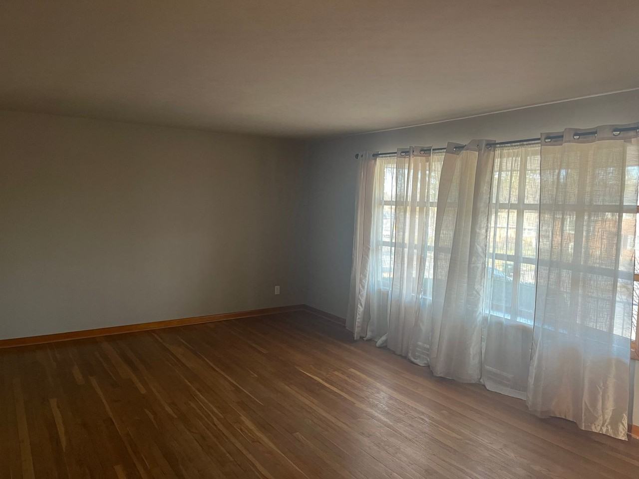 2006 White St - Photo 3 of 31