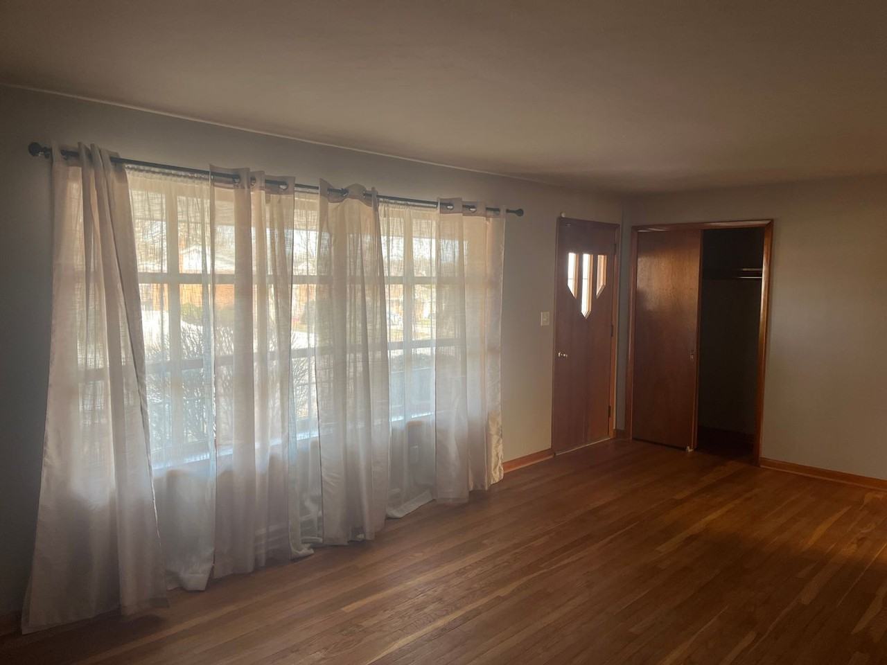 2006 White St - Photo 5 of 31