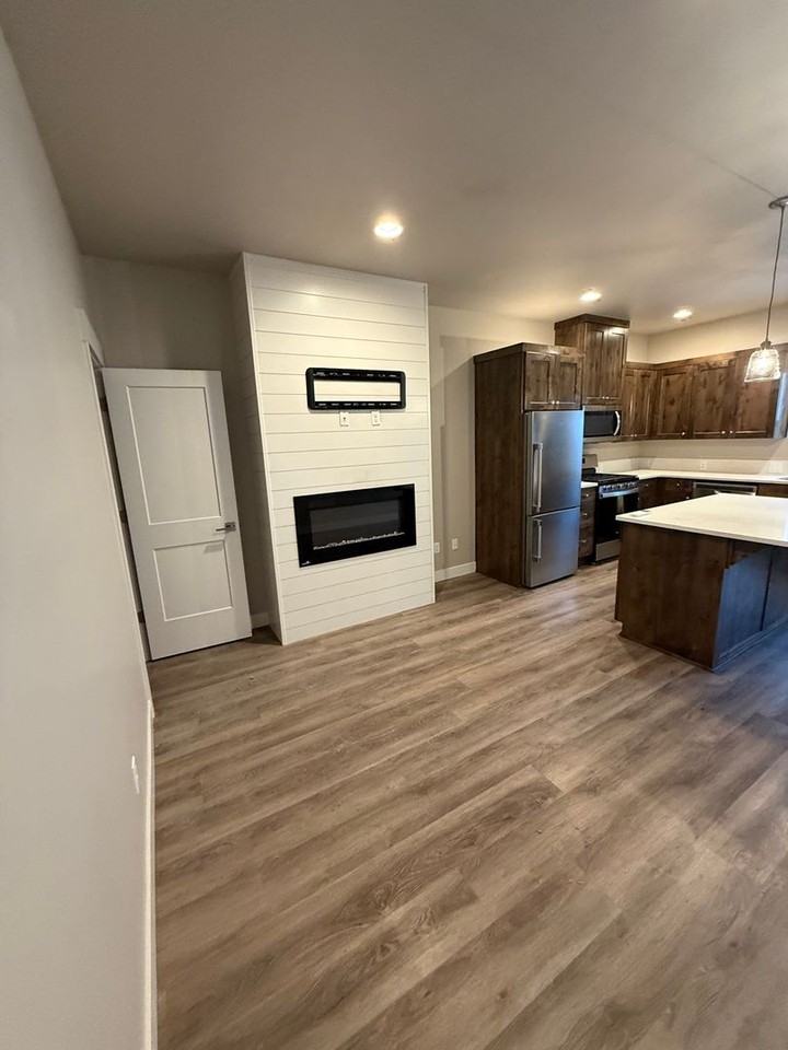 20124 Reed Ln - Photo 4 of 18