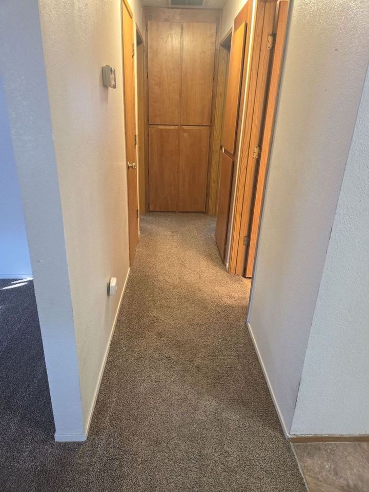 2824 Iris St - Photo 2 of 3