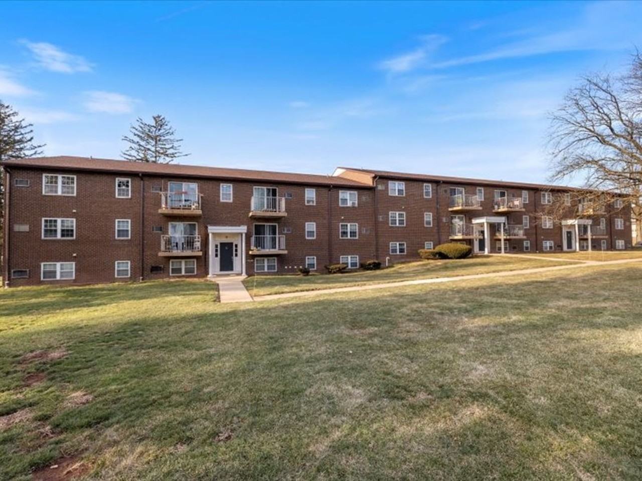 Peachgate Apartments - Photo 3 of 12