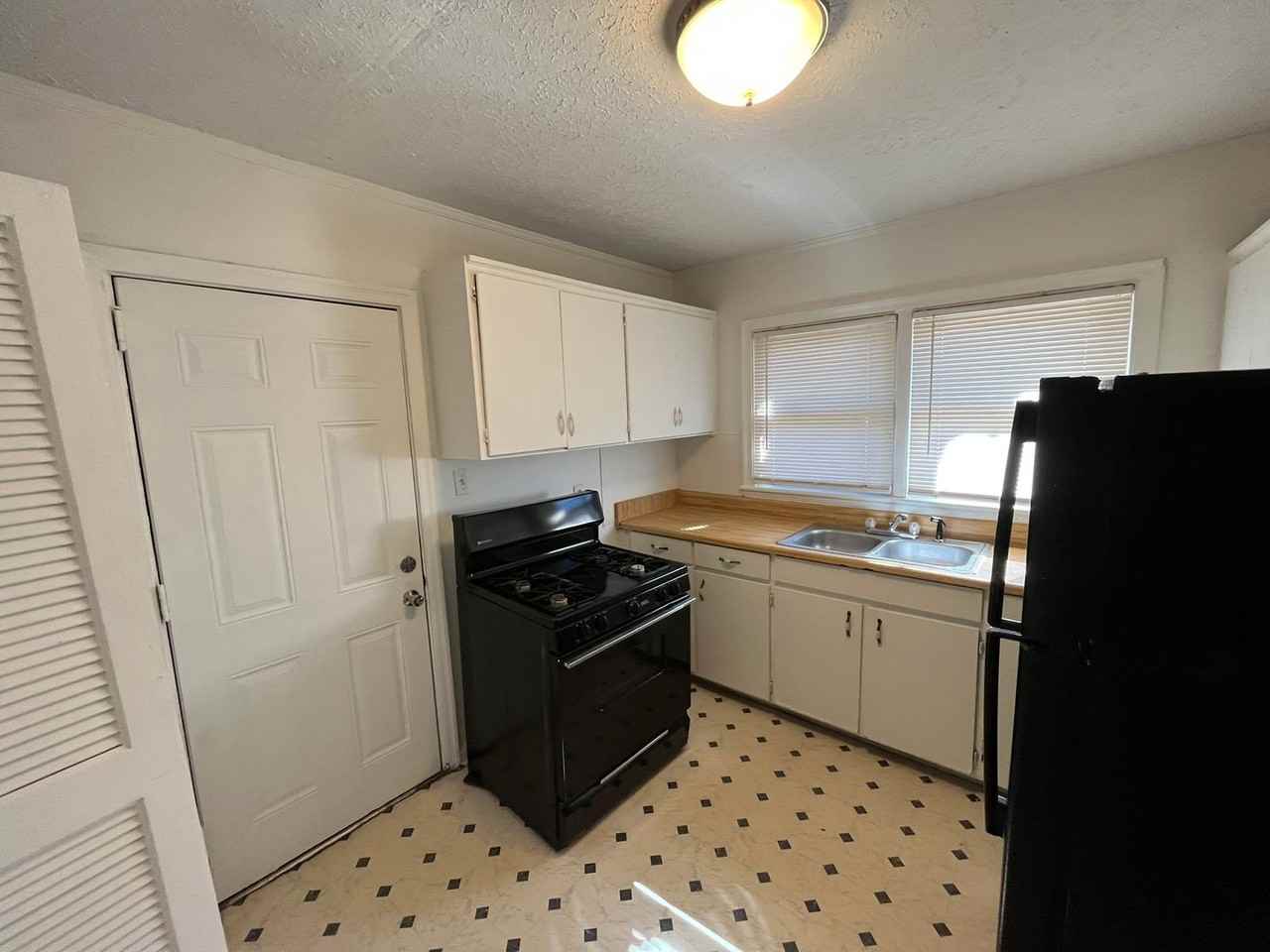 4017 Trask Dr - Photo 4 of 20