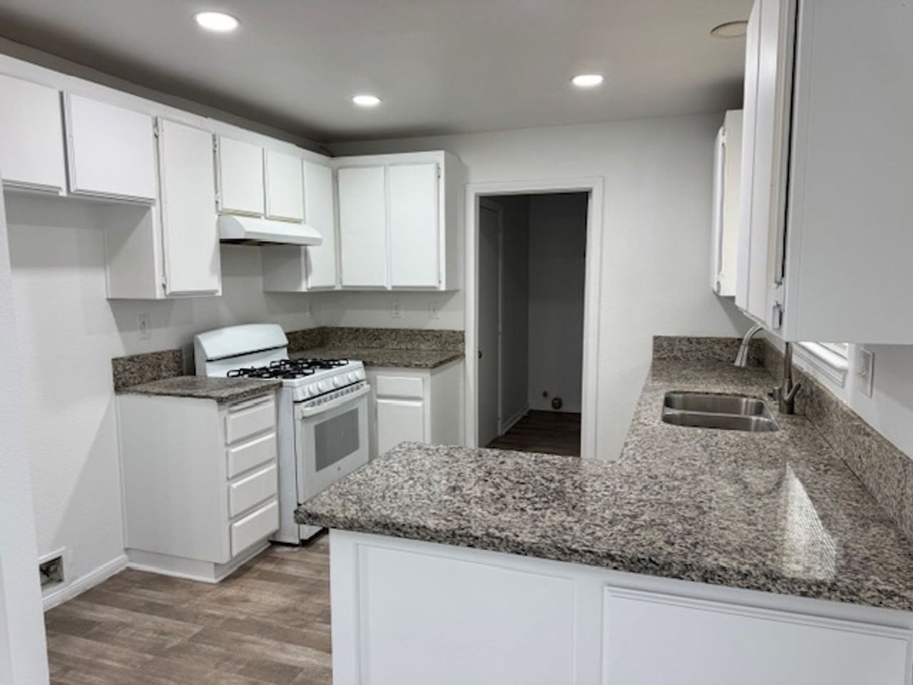 16437 Coolwater Ave - Photo 5 of 16