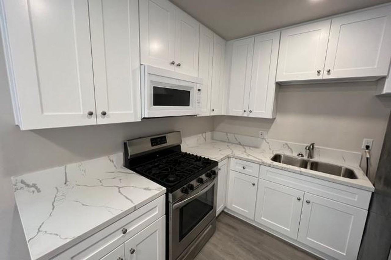 Estrella Ave Apartments - Photo 3 of 7