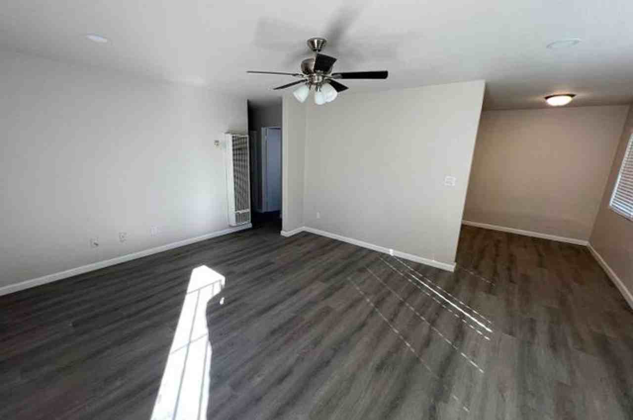 Estrella Ave Apartments - Photo 7 of 7