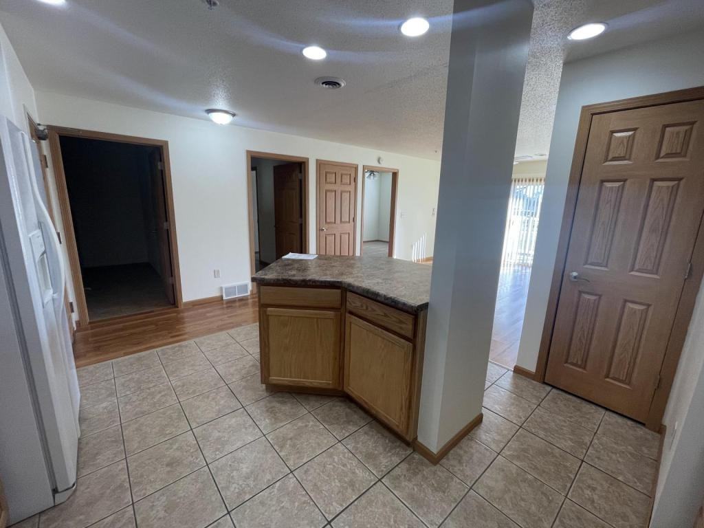 700 Angel Ct - Photo 4 of 14