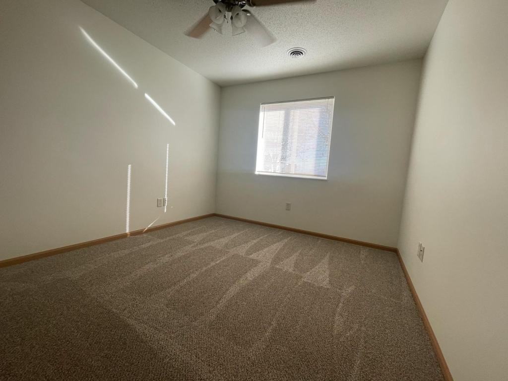 700 Angel Ct - Photo 7 of 14