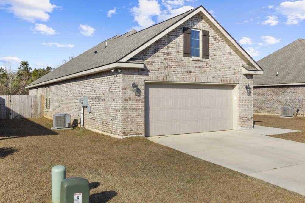 1049 Stella Rd - Photo 2 of 41