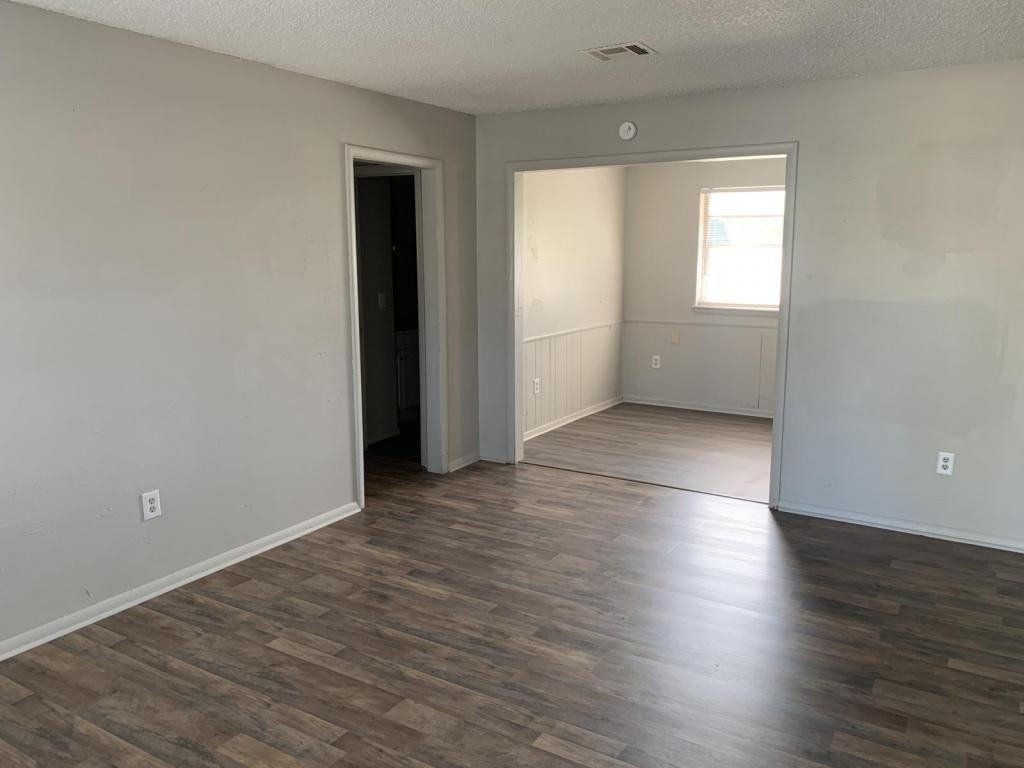 9432 Ne 14th St - Photo 4 of 30