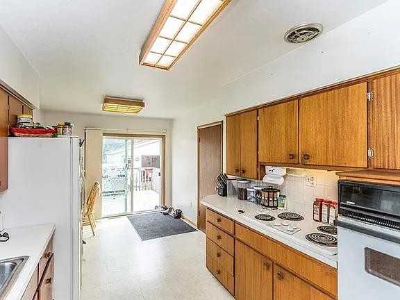 1519 Mattern Ave - Photo 3 of 10