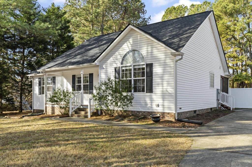 93 Melanie Ln - Photo 3 of 29