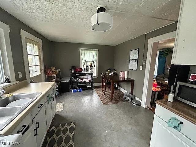 300 West St - Photo 6 of 10