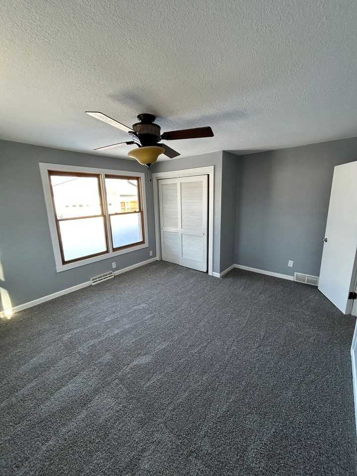 2715 Edwin St - Photo 5 of 12