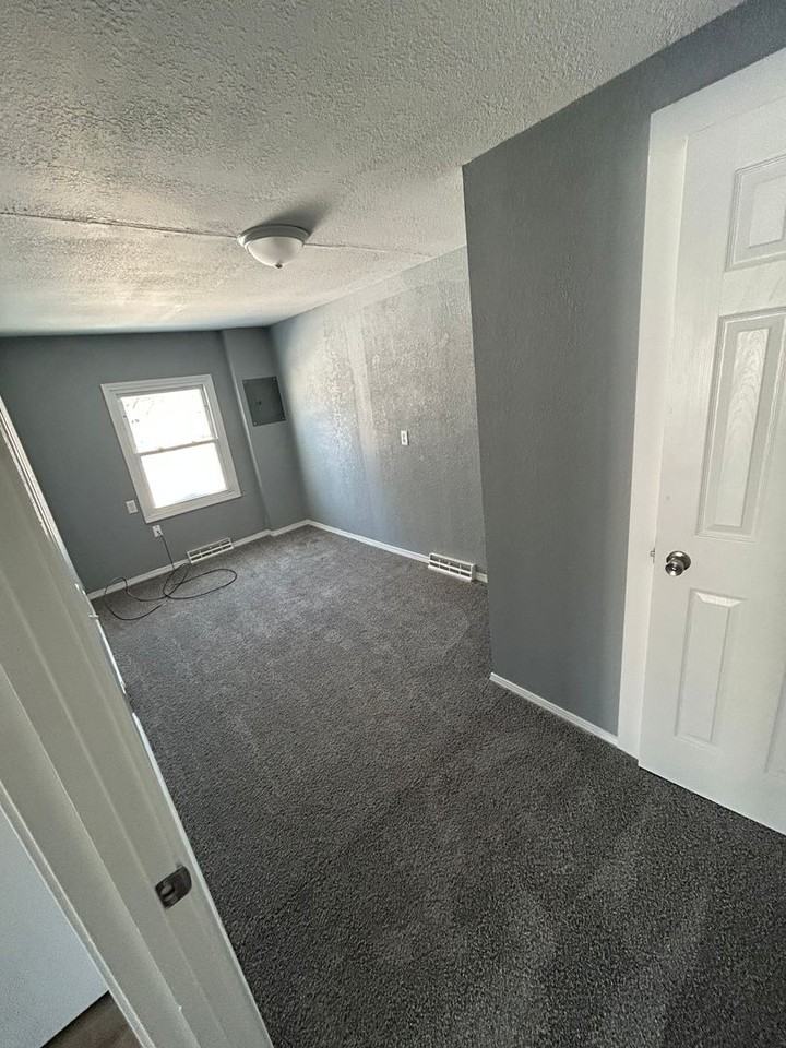 2715 Edwin St - Photo 6 of 12