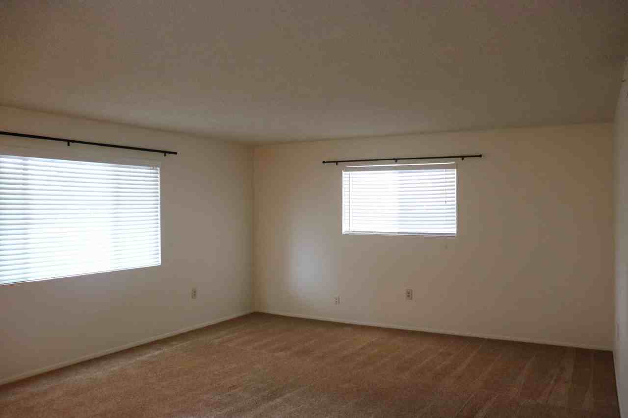 517 Phillip Dr - Photo 6 of 26