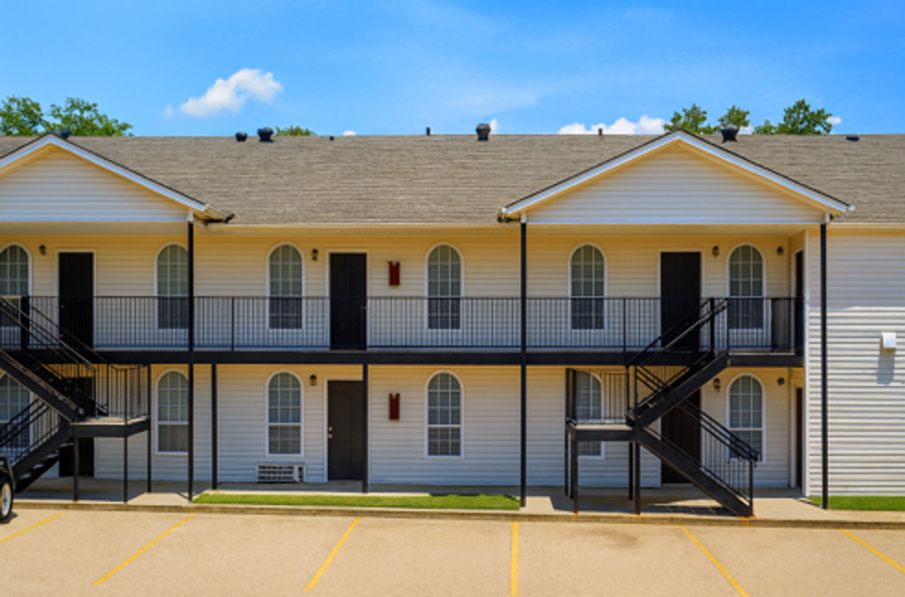 Emma Park Apartments - Photo 2 of 2