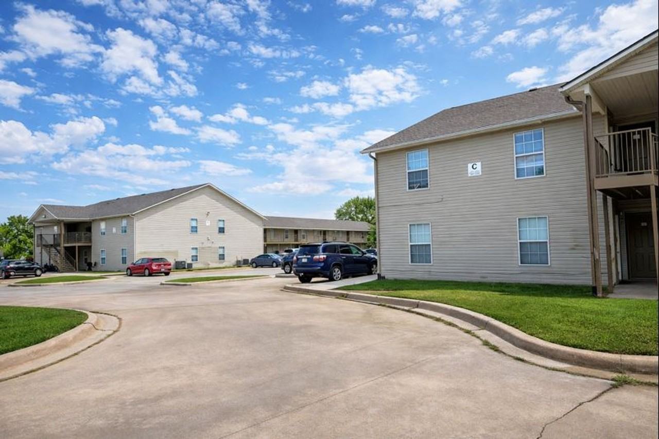 Springdale Square Apartments - Photo 2 of 2