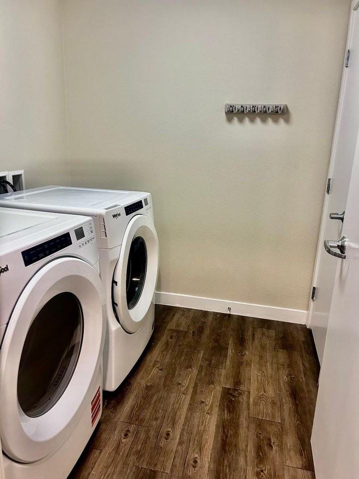 ASHLEY AT UNION STATION - Photo 5 of 40