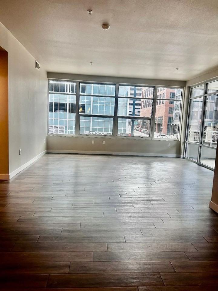 ASHLEY AT UNION STATION - Photo 6 of 40