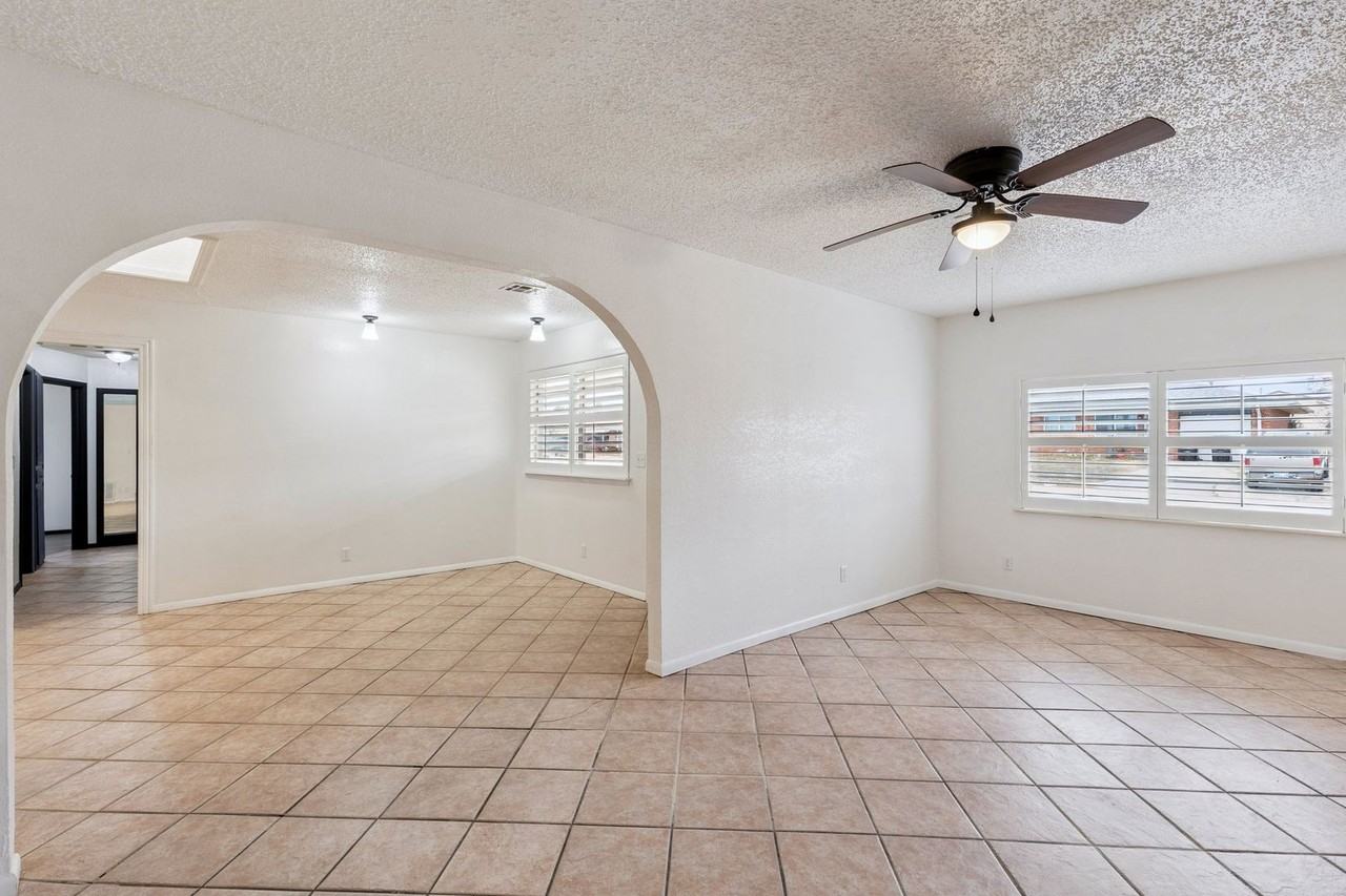 404 Rock Pl - Photo 4 of 12