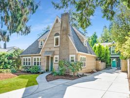 featured image of 2638 Sw Custer St