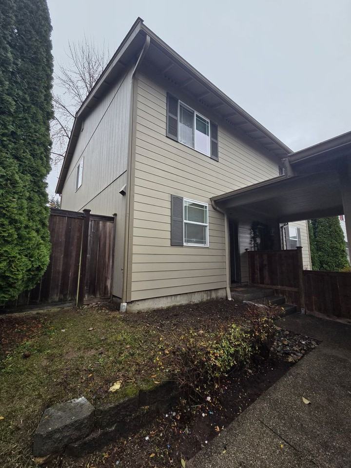 243 Norpoint Way Ne - Photo 2 of 22