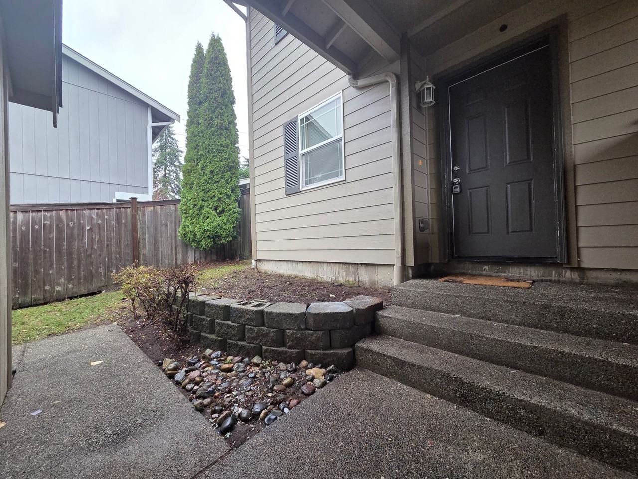 243 Norpoint Way Ne - Photo 3 of 22