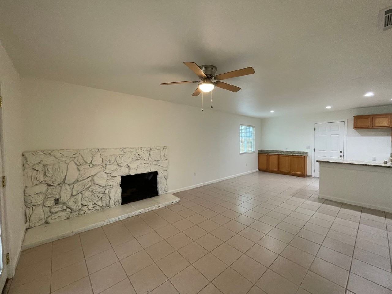 3652 Scorpio Dr - Photo 4 of 14