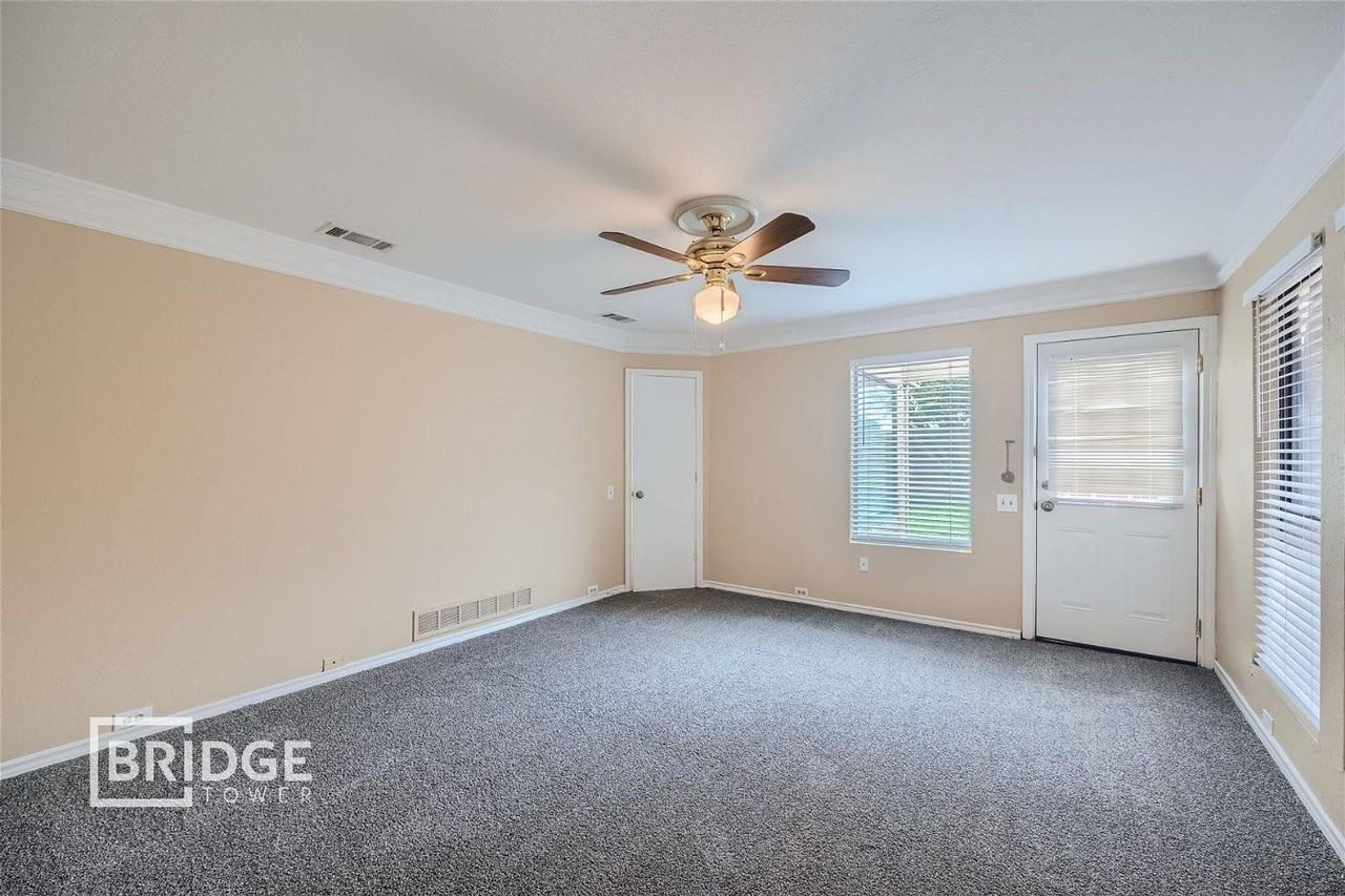 3005 Saddlehead Dr - Photo 4 of 12