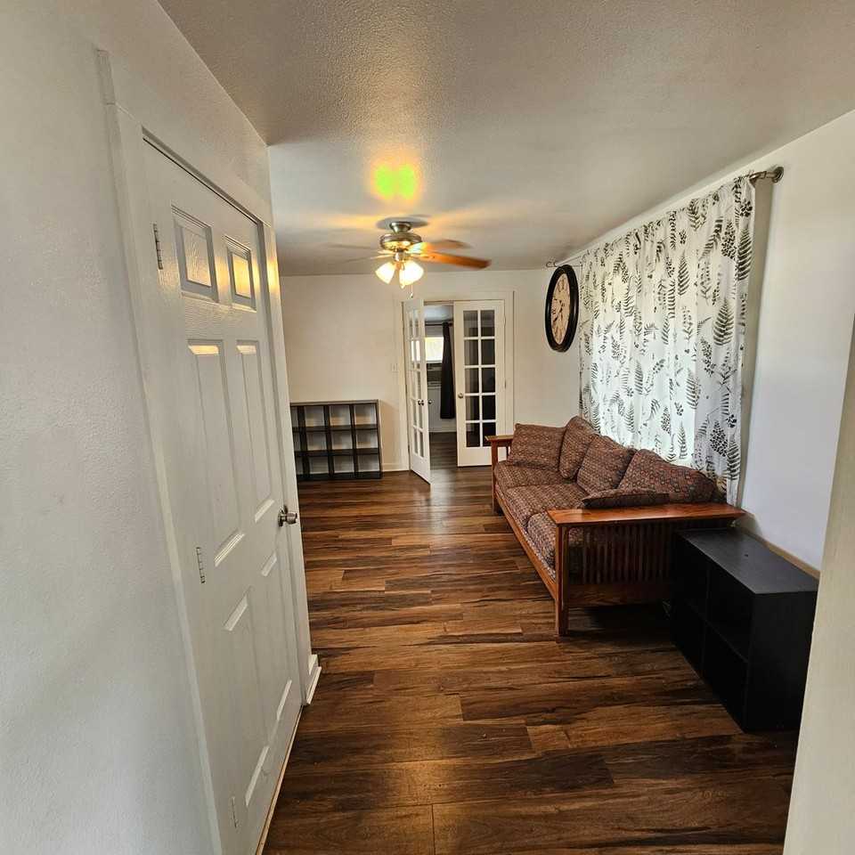 355 S Wells Ave #1-2 - Photo 6 of 15