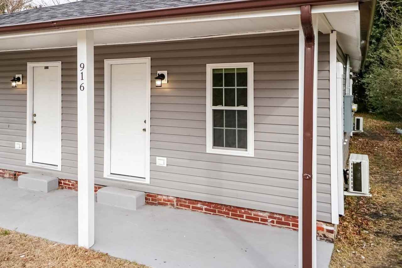 916 Star St - Photo 4 of 18