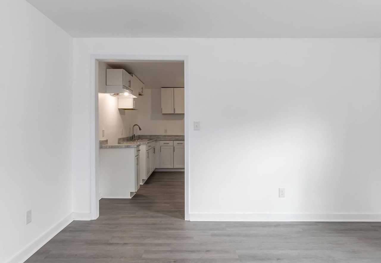 916 Star St - Photo 6 of 18