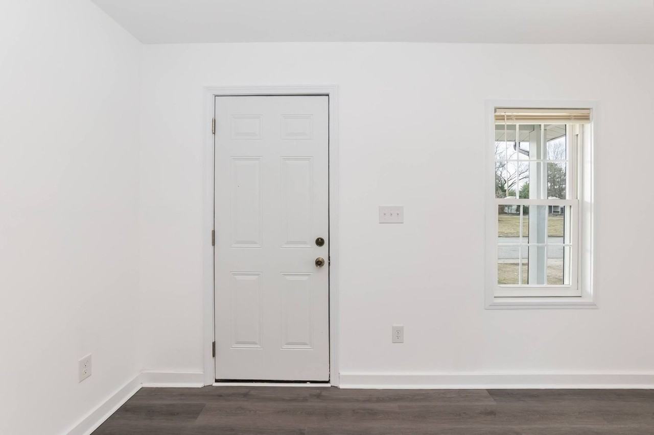 918 Star St - Photo 6 of 17