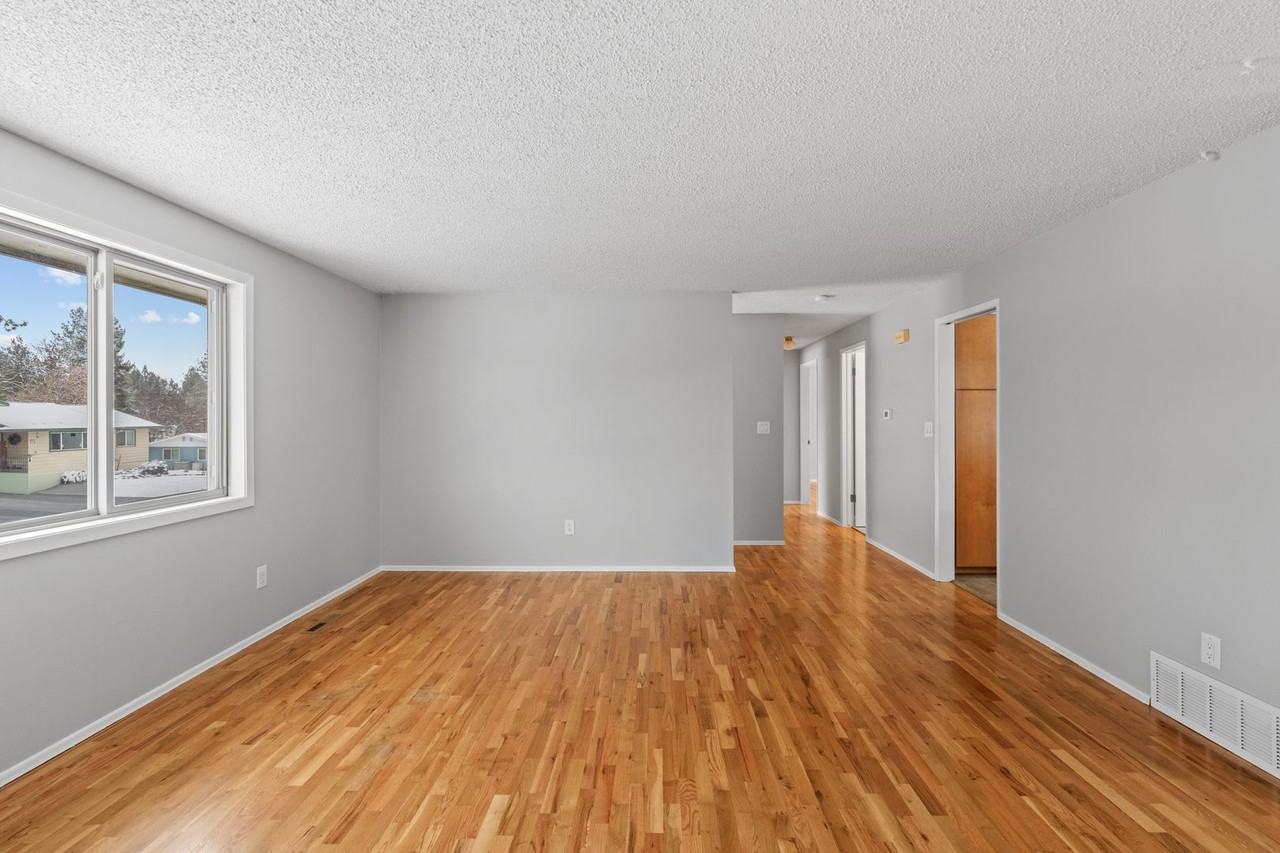 620 N Minnie St - Photo 6 of 43