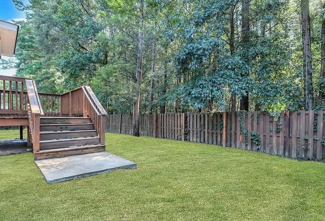 1548 Bradley Blvd - Photo 3 of 30