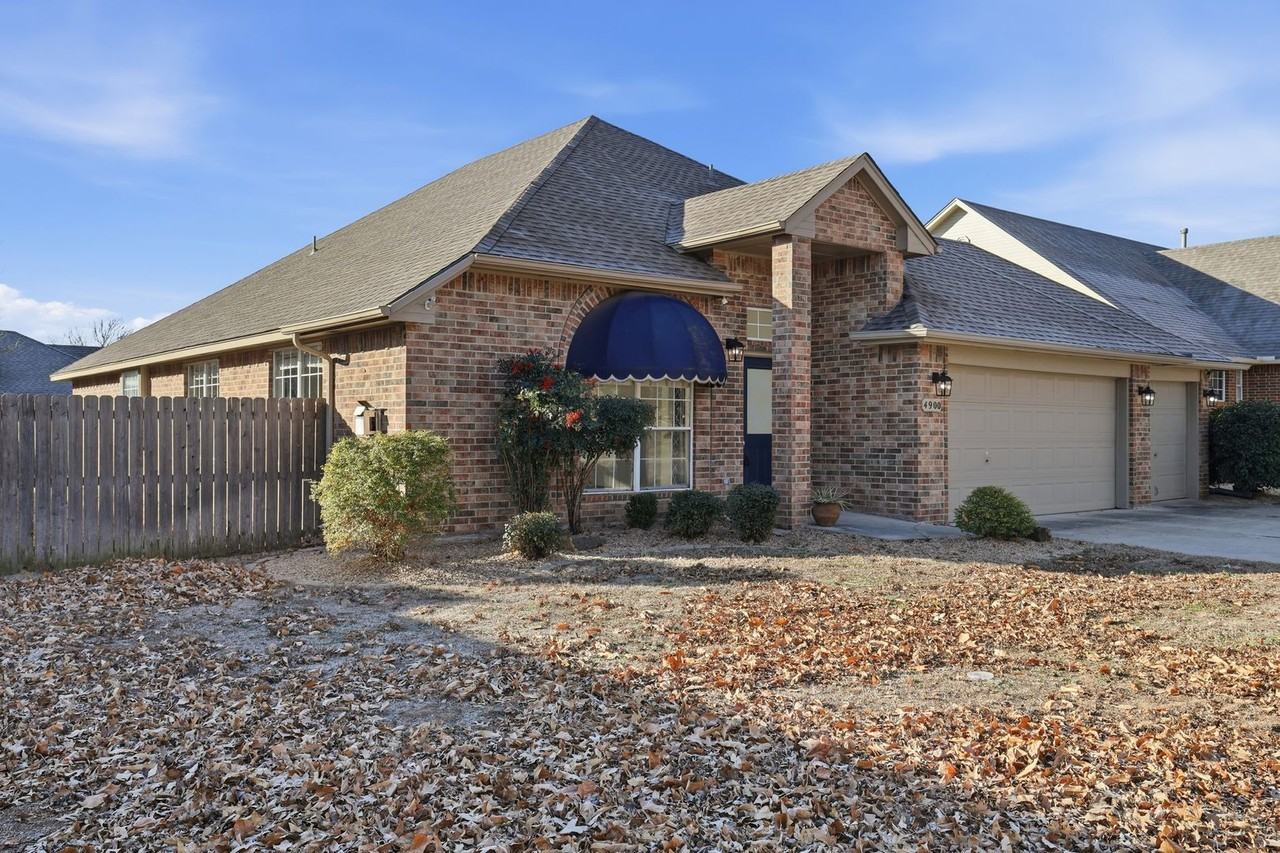 4900 Cypress Lake Dr - Photo 2 of 22