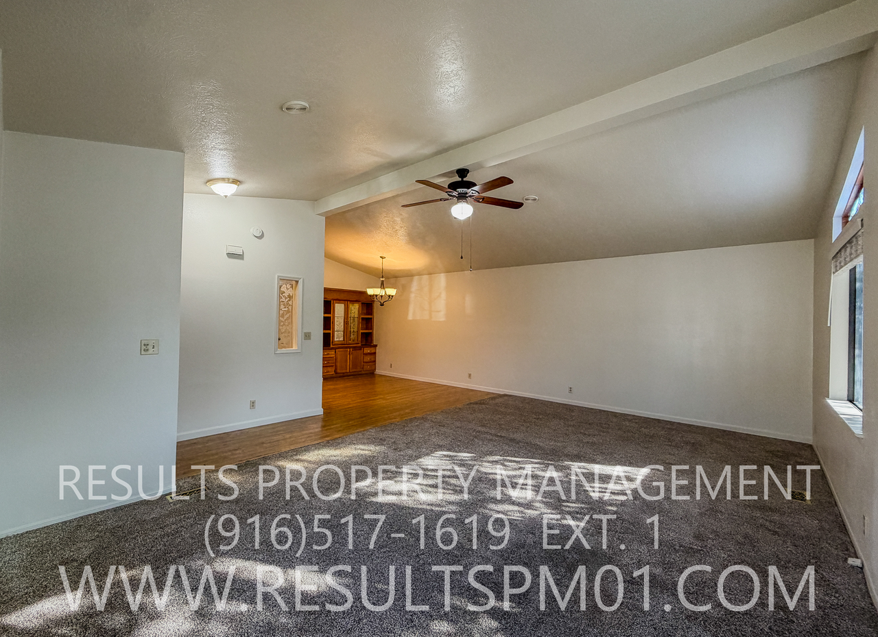 346 Garfield Way - Photo 7 of 26