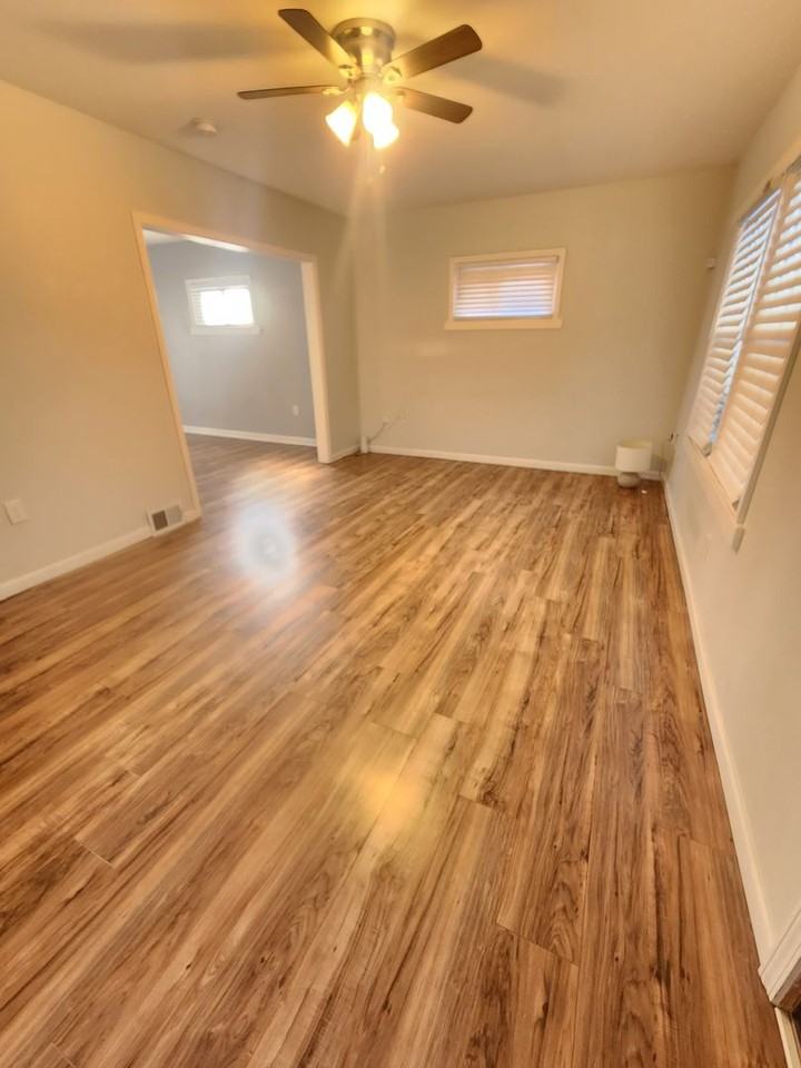 8211 Brinsmade Ave - Photo 4 of 19