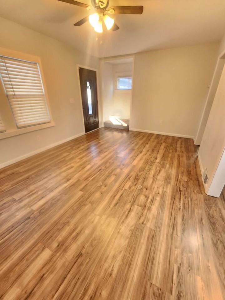 8211 Brinsmade Ave - Photo 5 of 19