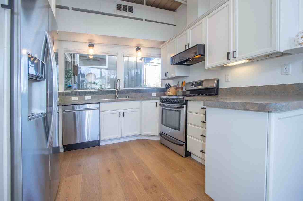 1012 Las Gallinas Ave - Photo 3 of 28