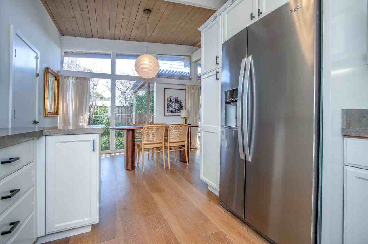 1012 Las Gallinas Ave - Photo 7 of 28