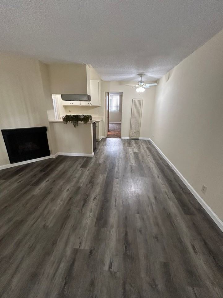 18550 Prairie St #12